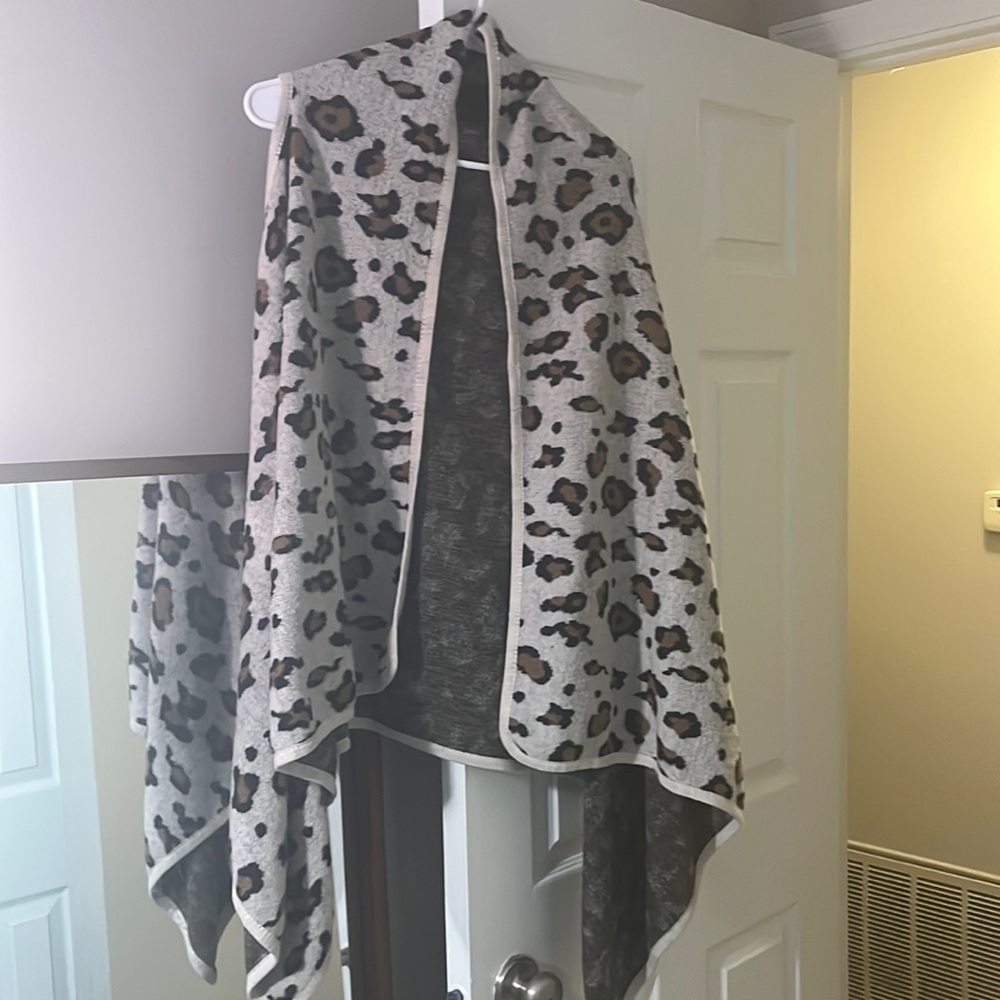 Cheetah kimono sweater
